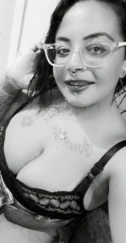 Morena fogosa... 
Liberal...
Chama aí pra gente falar melhor....faco anal oral ... bem molhadinha ... vem se deliciar em mim... 