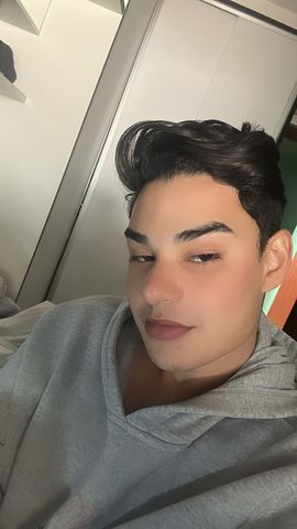 Sou apenas ivo não tenho local faço carro ou motel 