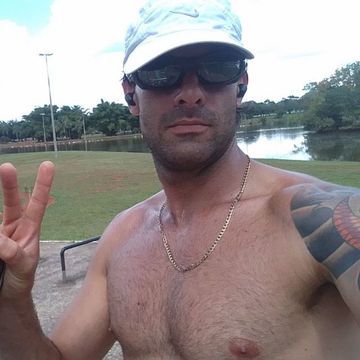 Homem 29 anos
Carinhoso,  safado, com disposição de sobra.
Amante, amigo, namorado, contatinho e esquema. 
Se tiver disposição,  é  a noite toda.
Venha com respeito e humildade, terá minha atenção