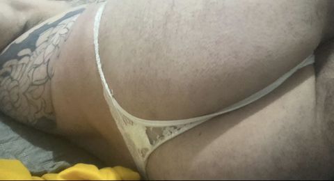 Adoro mamar uma rola bem gostoso e dar o cuzinho gostoso só chamar se for vim fuder 
Adoro todo tipo de macho (discreto sou) putinha na cama adoro coroas e machos roludos 